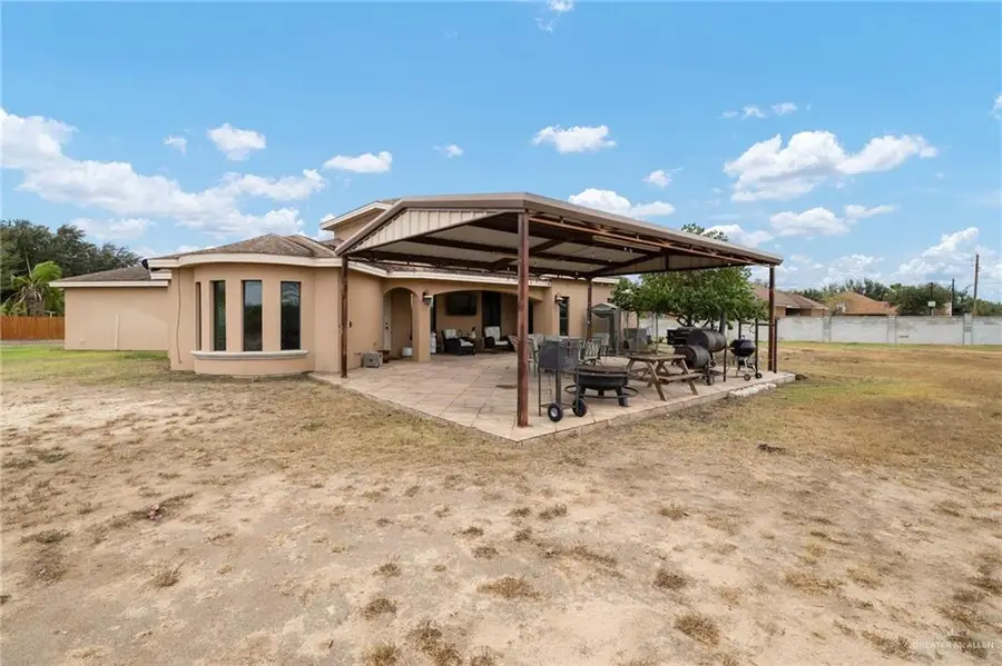 826 Coyote Drive, Rio Grande City, TX 78582 - Image #3