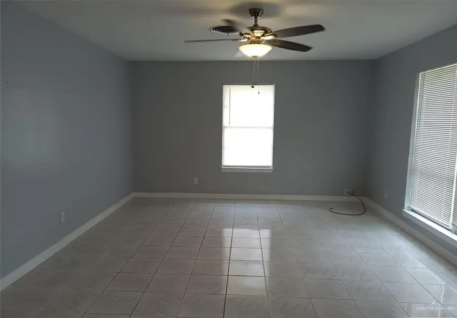 808 E Whitehouse Circle, Harlingen, TX 78550 - #2