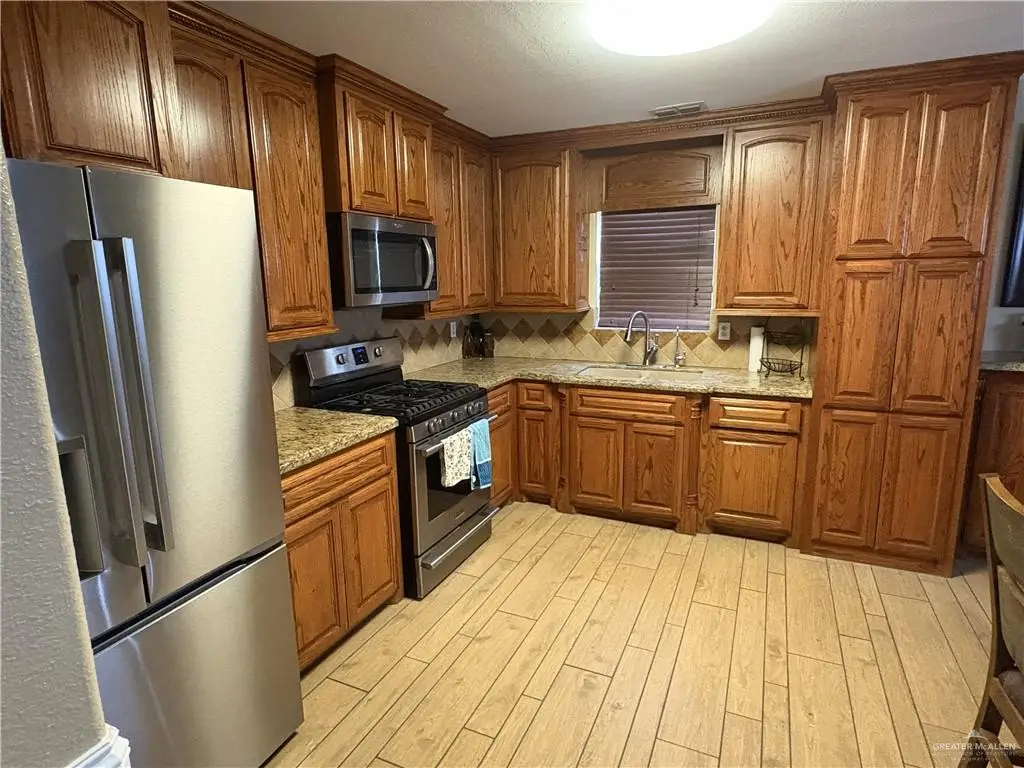 116 N Lupe Street N, Rio Grande City, TX 78582 - Image #1