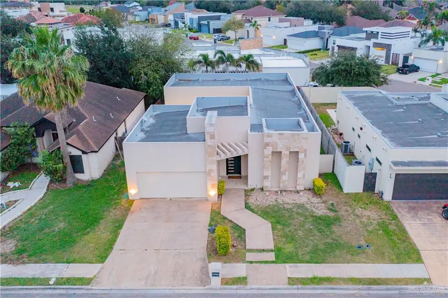 206 N Mockingbird Avenue, Mission, TX 78572 - Image #3