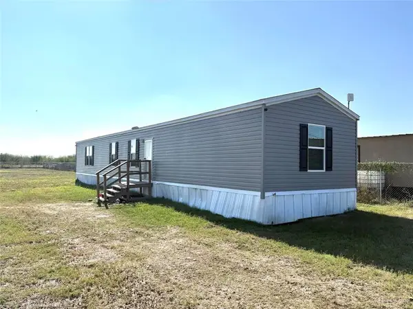 9917 Grapefruit Drive, Edcouch, TX 78538