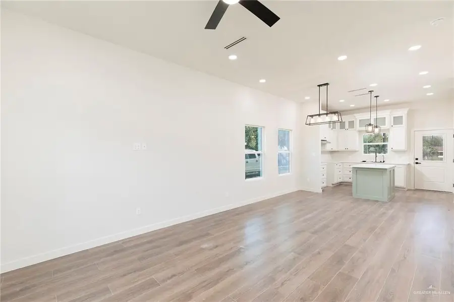 708 Iowa Avenue, Mercedes, TX 78570 - Image #3