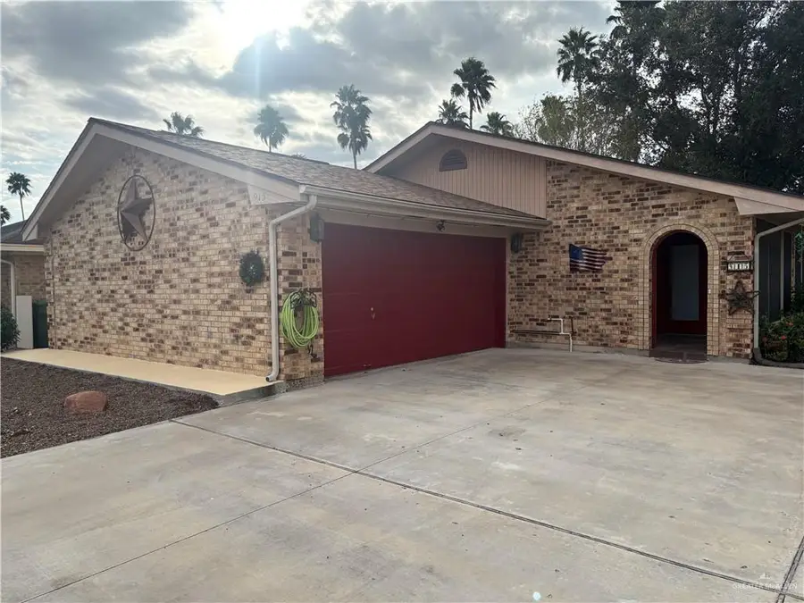 915 Citrus Drive, Alamo, TX 78516 - Image #2