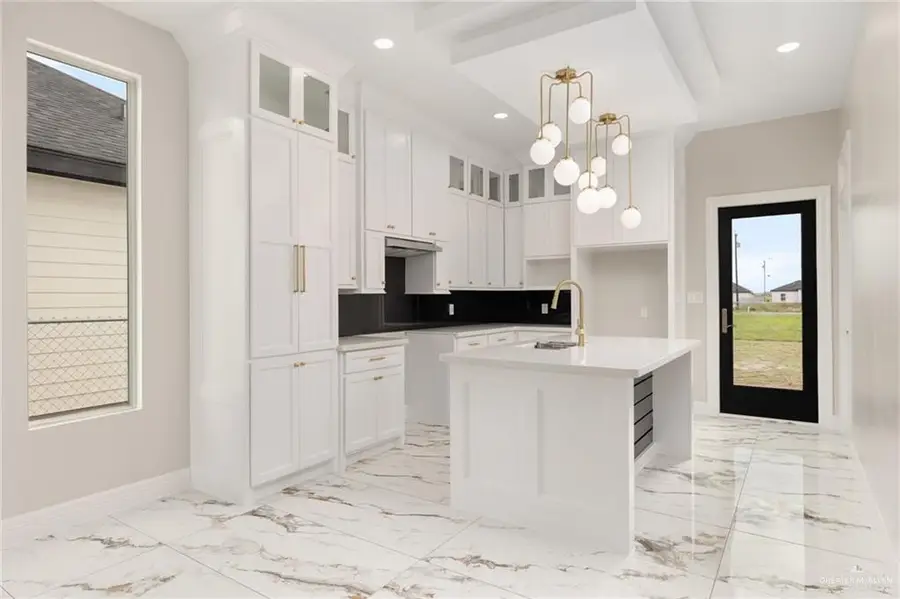 405 Merida Avenue, Donna, TX 78537 - Image #2