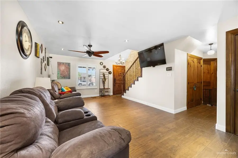 1811 Victoria Street, Mission, TX 78572 - Image #2