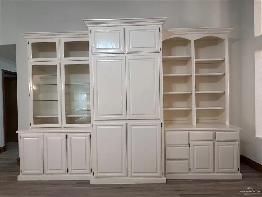 116 E Warbler Avenue, McAllen, TX 78504 - Image #3