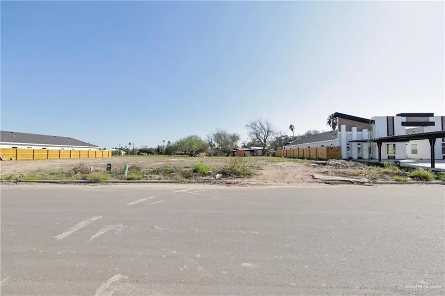 604 N Alexandrite Avenue, Edinburg, TX 78541 - Image #2