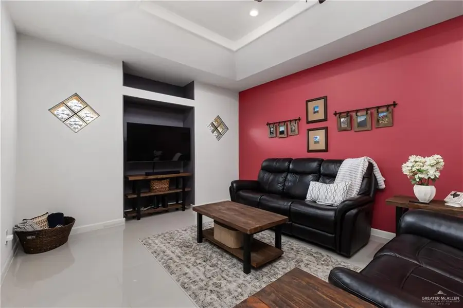 125 E Yucca Avenue, McAllen, TX 78504 - Image #3