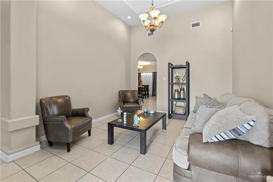 2427 Leanna Denae Avenue, Mission, TX 78572 - Image #2