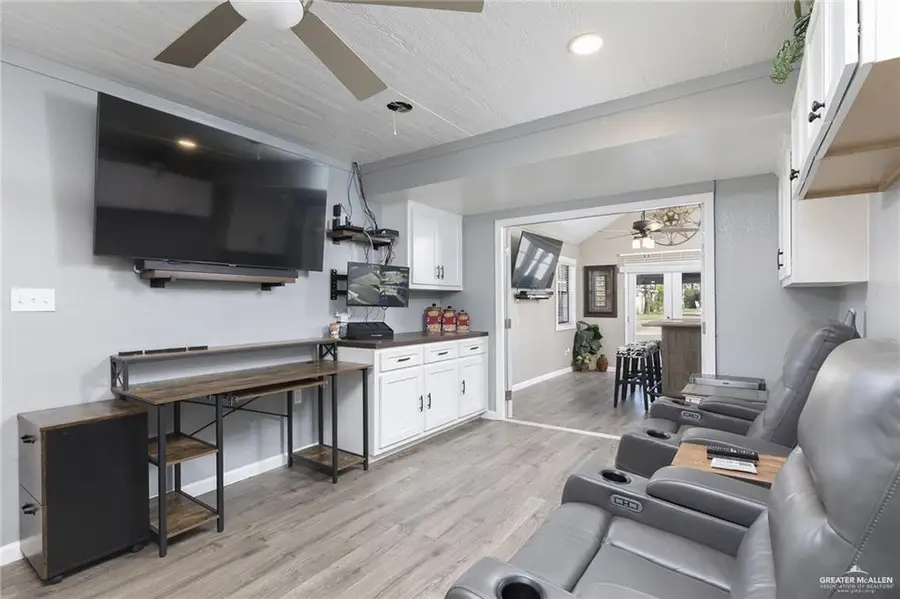 2002 Cortez E, Mercedes, TX 78570 - Image #3