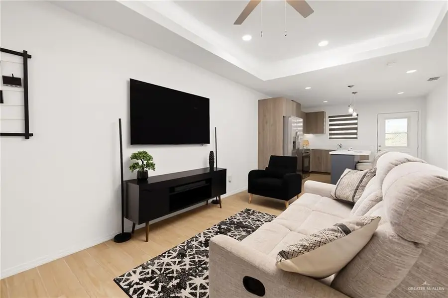 1527 W B Street, Mission, TX 78572 - Image #3