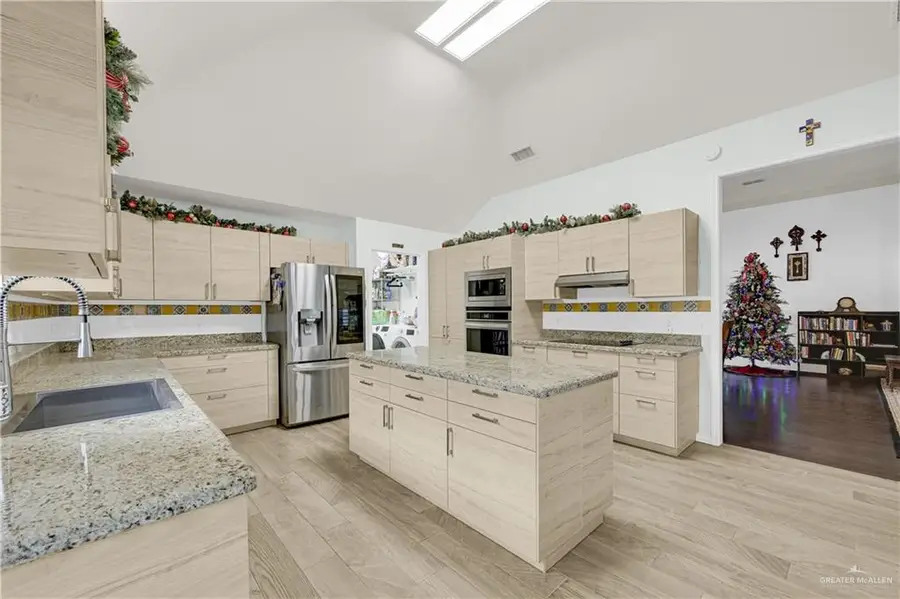 2605 Ponderosa Drive, Mission, TX 78572 - Image #2