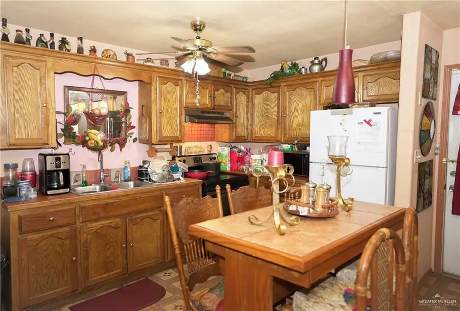 704 E Egly Avenue, Pharr, TX 78577 - Image #2