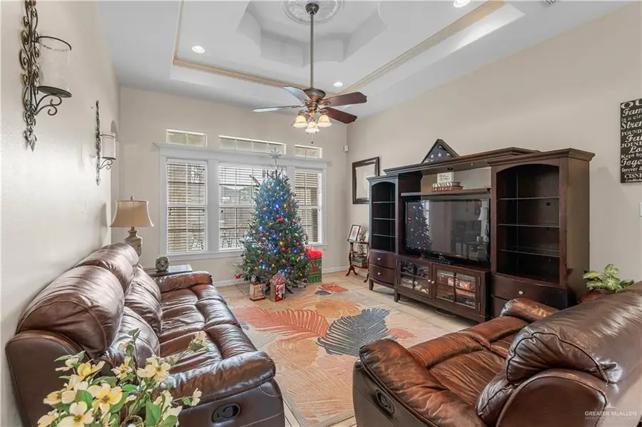 313 Woodhollow Lane, Harlingen, TX 78550 - Image #3