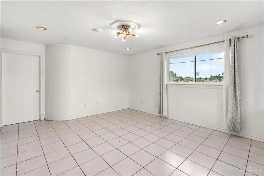 415 N 38th Street, McAllen, TX 78501 - Image #2