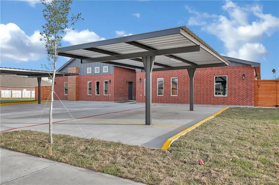901 W 8th Street, Mission, TX 78572 - #2