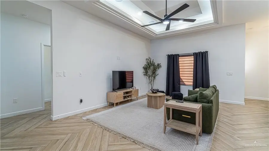 2225 N Woody Street, Edinburg, TX 78541 - Image #2