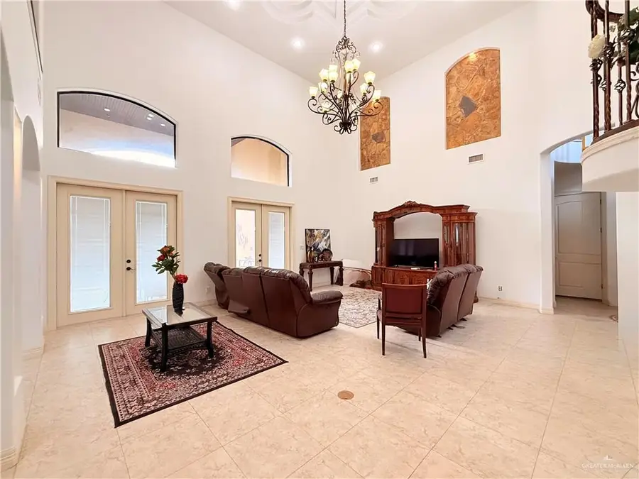 5117 W Hackberry Avenue, McAllen, TX 78501 - Image #3