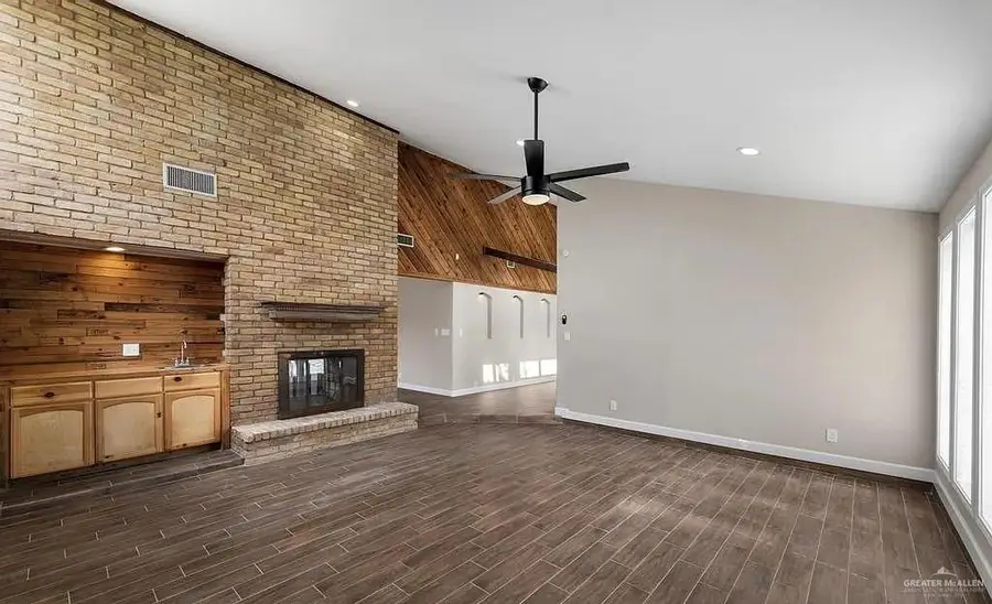 716 E Palm Valley Drive E, Harlingen, TX 78552 - Image #3