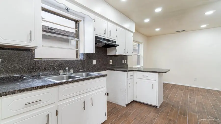 2010 Cypress Drive, Edinburg, TX 78589 - Image #2