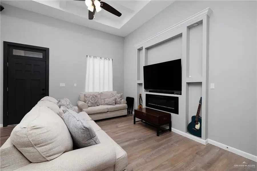 732 N Kika De La Garza Boulevard, La Joya, TX 78560 - Image #3