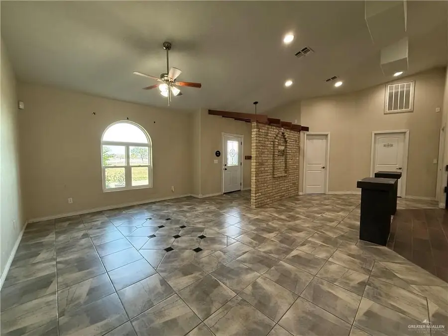 21201 Buck Fawn Drive, Edinburg, TX 78542 - Image #3