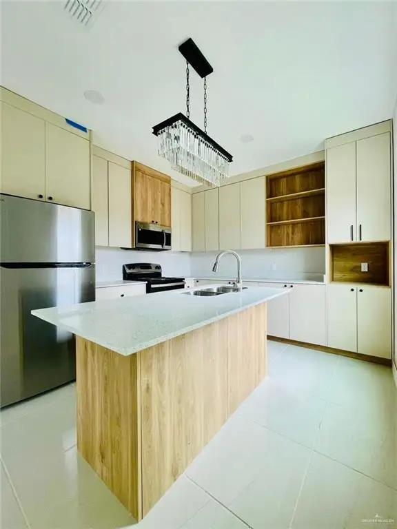 4301 Heron Avenue #9, McAllen, TX 78504 - Image #3