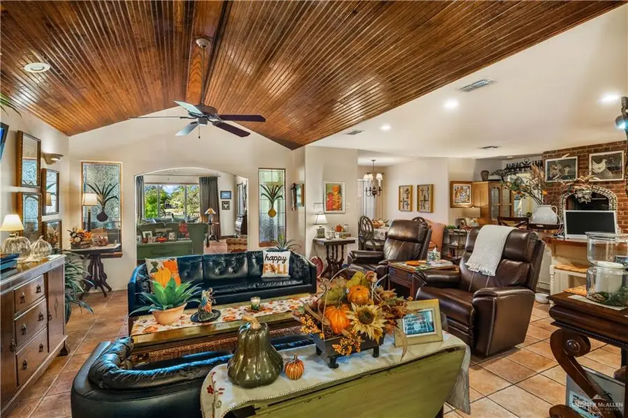 1911 Lion Lake Drive, Progreso Lakes, TX 78596 - Image #3