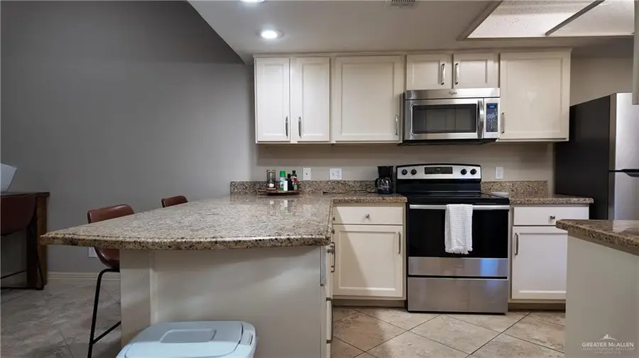 1809 Highland Park Avenue, Mission, TX 78572 - Image #3