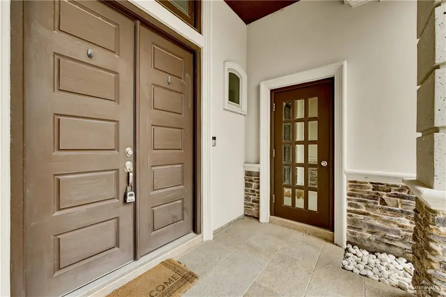 2301 Mcleod Avenue, Edinburg, TX 78539 - Image #2