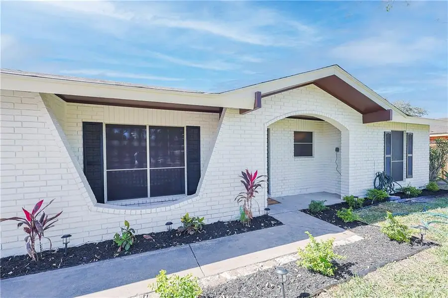 506 S Clifford Drive, Weslaco, TX 78596 - #2
