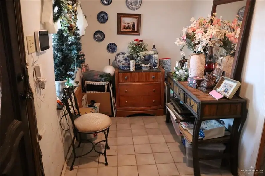 306 E Martin Avenue, Rio Grande City, TX 78582 - Image #2