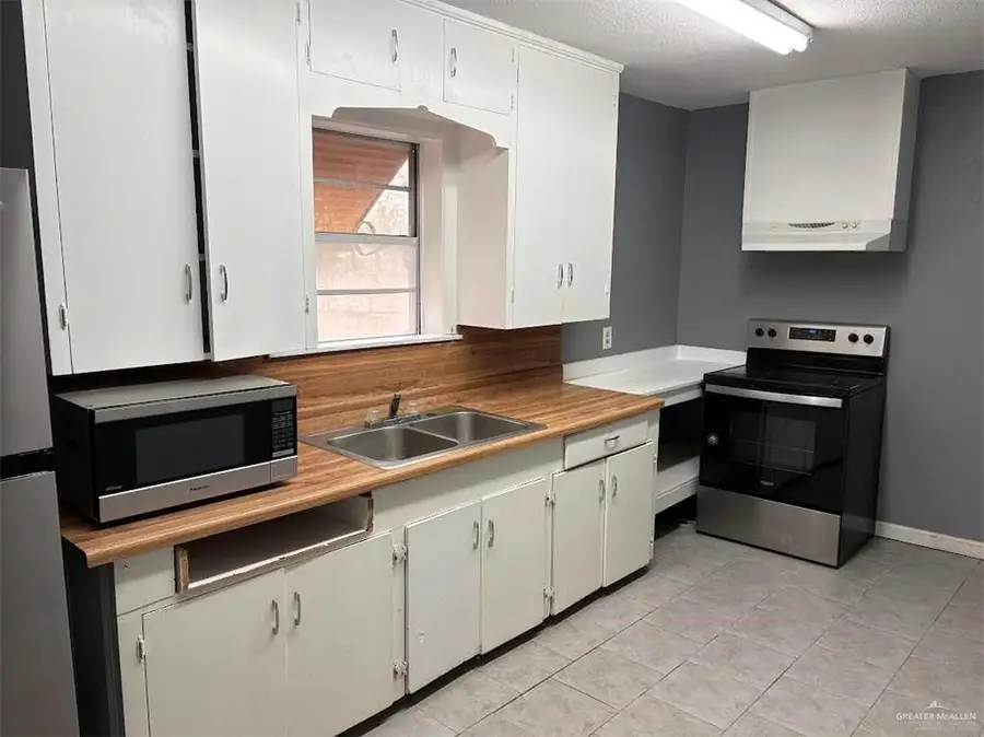 1317 S B Street, Harlingen, TX 78550 - Image #3