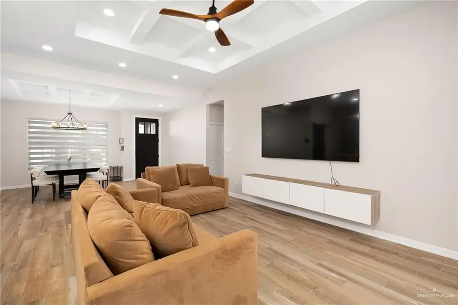 527 Hunter Drive, Alamo, TX 78516 - Image #3