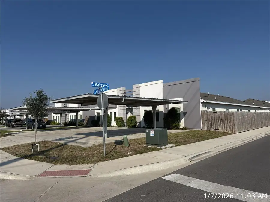 3031 W Sandlewood Street, Edinburg, TX 78541 - Image #2