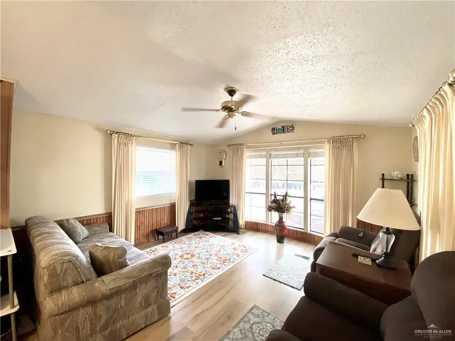 431 Elm Street, Mission, TX 78572 - Image #2