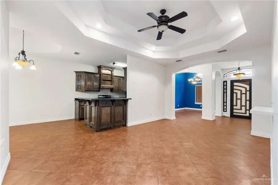 904 W E Street, Mission, TX 78572 - #3