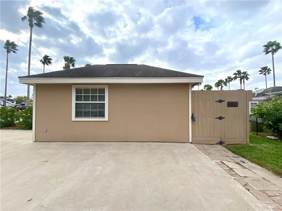 3906 Lark Drive, Mission, TX 78572 - Image #3