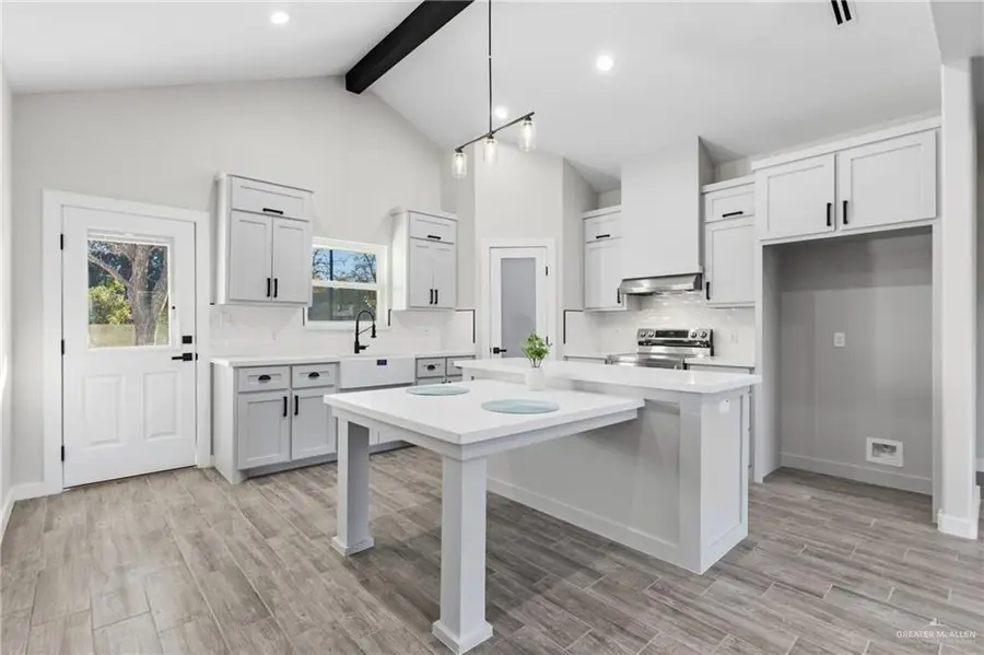 312 E 10th Street, San Juan, TX 78589 - Image #2