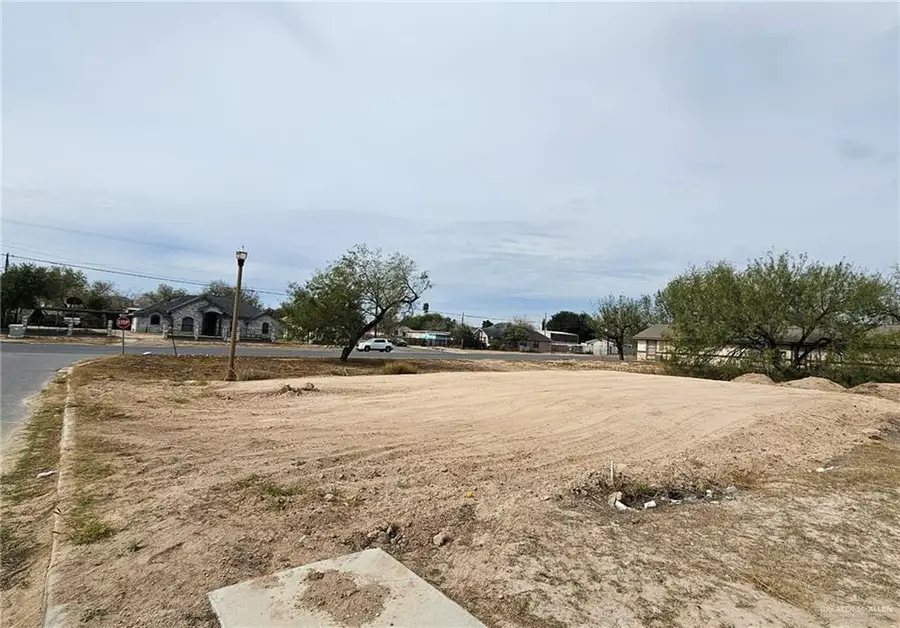 105 N Palm Drive, La Joya, TX 78560 - Image #2