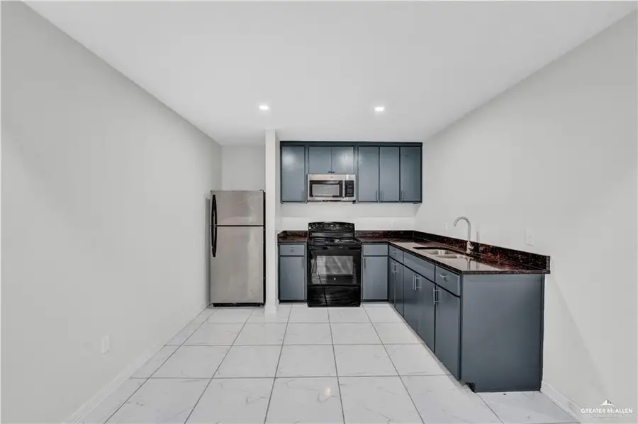 424 W Chavez Street, Edinburg, TX 78541 - #3