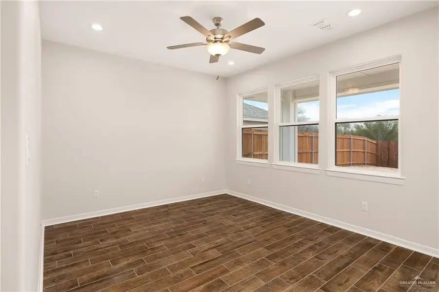 956 W Star Flower Street, Edinburg, TX 78541 - #3