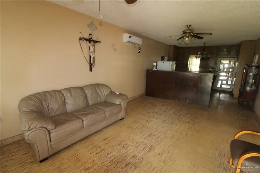 2204 Newport Avenue, McAllen, TX 78501 - Image #2