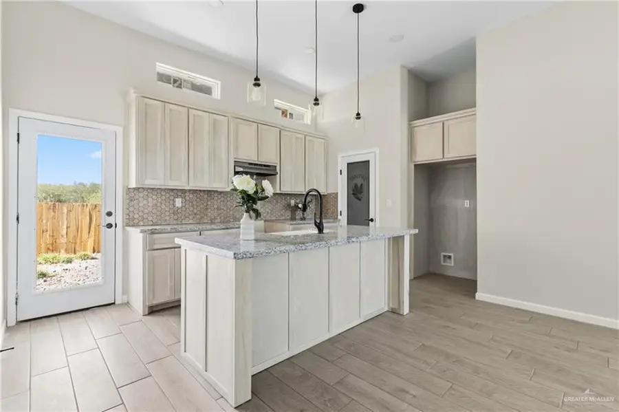 600 S Maryland Street, Mission, TX 78573 - #2