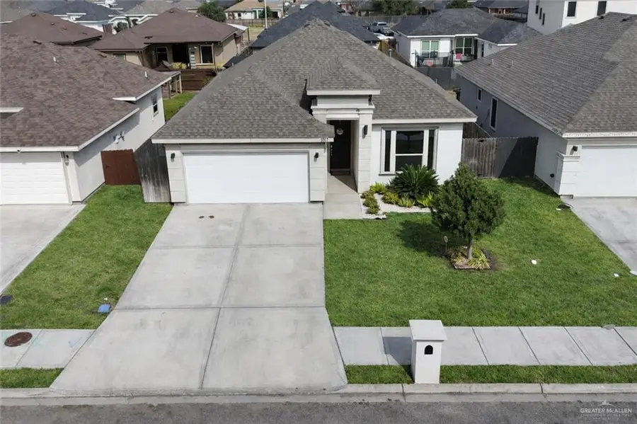 1017 W Eisenhower Avenue, Alton, TX 78573 - #3