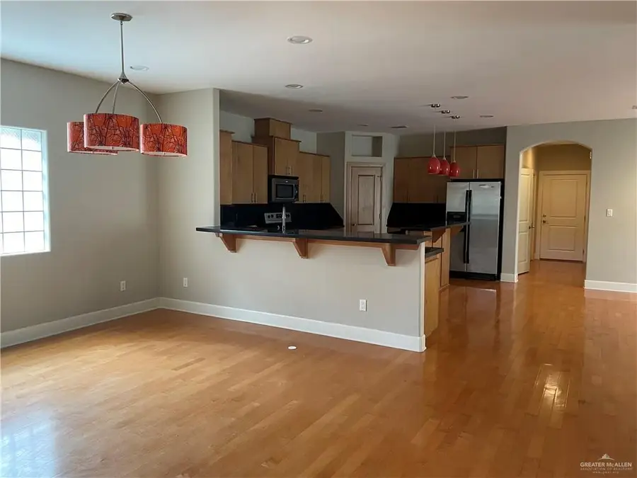 617 E Thornhill Avenue, McAllen, TX 78503 - Image #2