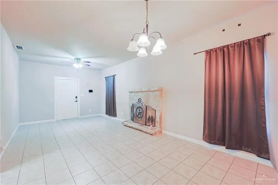 742 S Texas Avenue, Mercedes, TX 78570 - Image #3