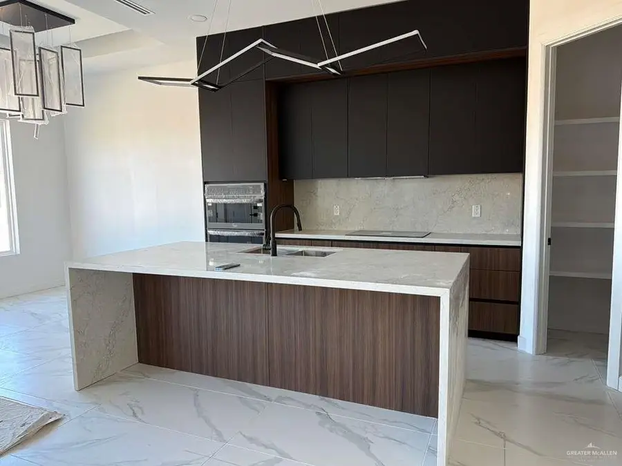 904 39th Street, San Juan, TX 78589 - #3