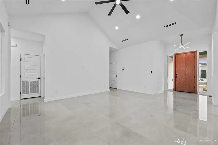 2709 E Pecos Road, Edinburg, TX 78542 - #3