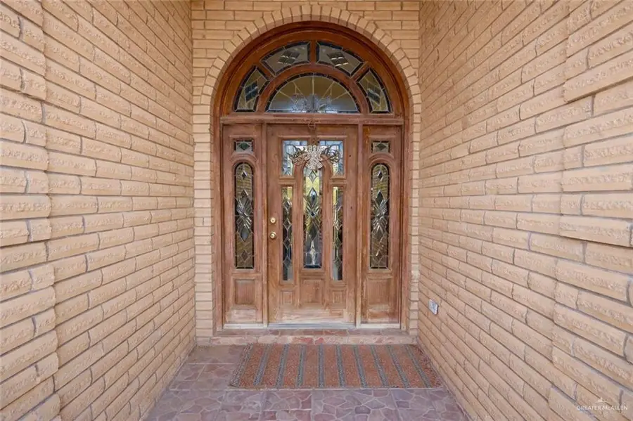 207 N Alvarado Street, Alton, TX 78573 - #3